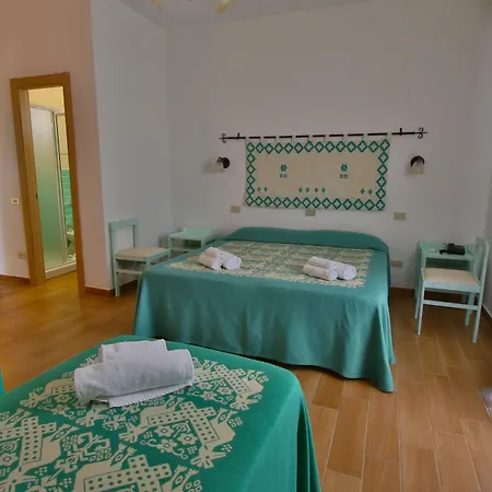 Le Mimose 3* Сан-Теодоро