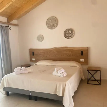 Szálloda Le Mimose San Teodoro