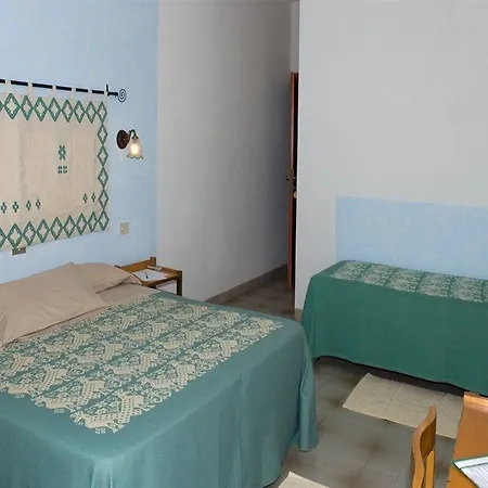 Szálloda Le Mimose San Teodoro